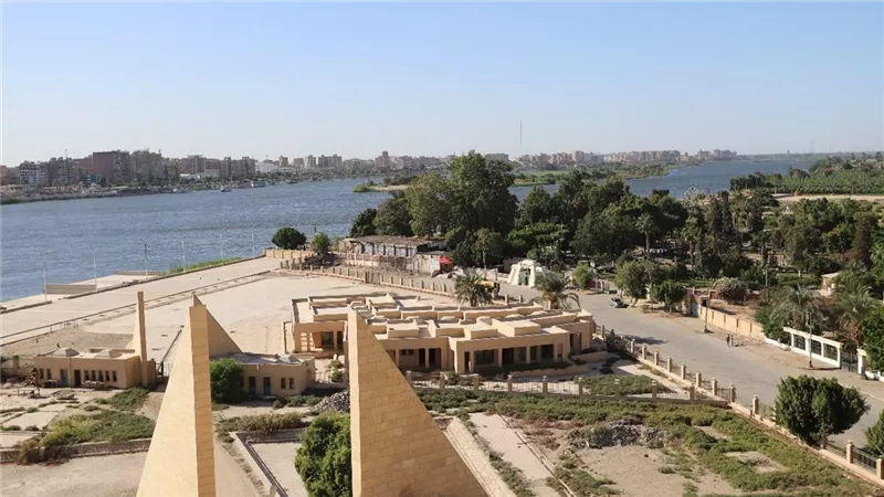 استعدادا للافتتاح.. أمين المجلس الأعلى للآثار يفقد المتحف الآتوني بالمنيا