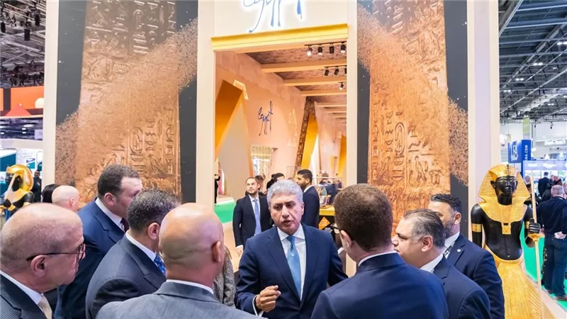  وزير السياحة يلتقي بعدد من العارضين المصريين والأجانب المشاركين في بورصة لندن