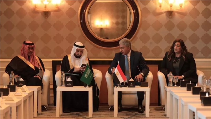 مصر والسعودية يبحثان خطوات تنظيم موسمي الحج السياحي وعمرة شهر رمضان 