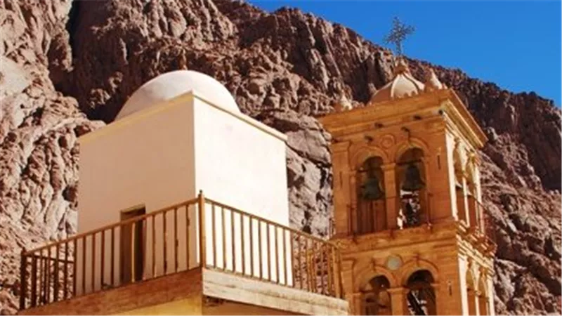 المسجد الفاطمي..الجامع الذي شيدته الدولة الفاطمية داخل الدير 