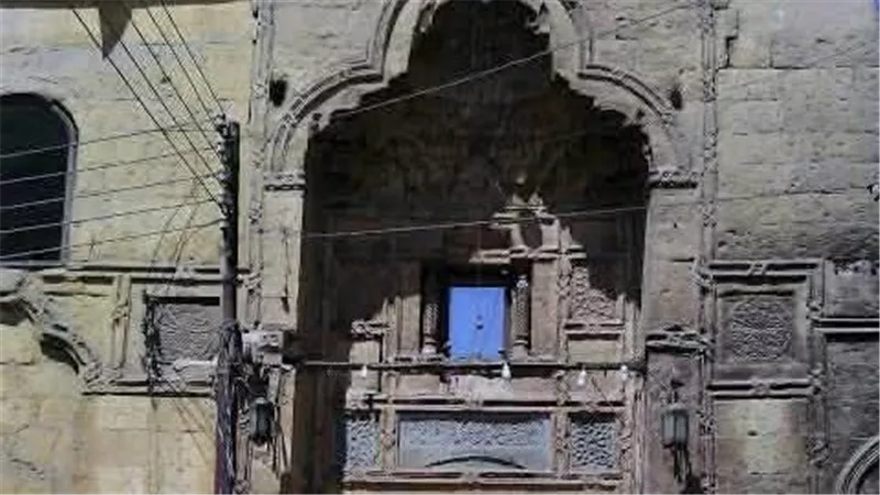 السياحة توضح حقيقة أعمال ترميم سقف مسجد الأمير عثمان بجرجا