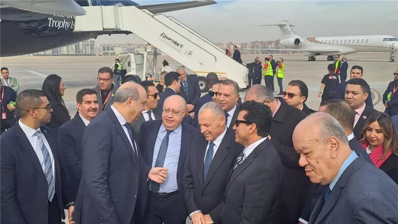 انهاء إجراءات دخول وخروج كأس العالم من مطار القاهرة 