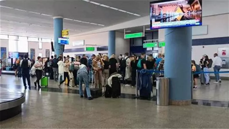 مطار الغردقة الدولي يستقبل 97 رحلة طيران دولية بنحو 17 ألف سائح