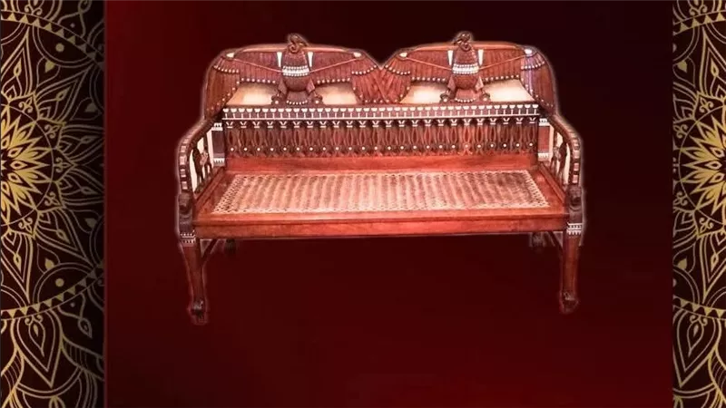 كنبة ملكية نادرة تزين متحف ركن فاروق ضمن سلسلة «حكايات ومقتنيات»