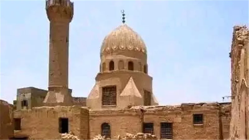 جامع عقبة بن عامر.. شاهد عثماني يحتضن ضريح صحابي جليل في قلب القرافة الكبرى