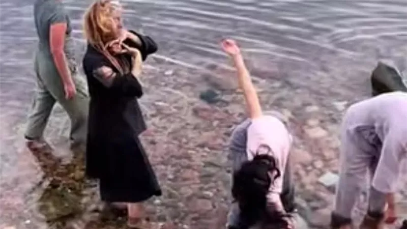يوجا الطبيعة.. مصادر تكشف حقيقة قيامب سائحين بحركات الزومبي بمدينة ذهب 