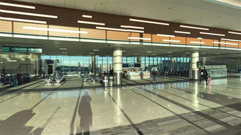  إعادة فتح مطارين بولنديين بعد تحليق طائرات حلف الأطلسي