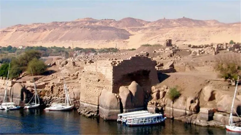 جزيرة إلفنتين..قصة الجزيرة المخصصة لتجارة أنياب و سن الفيل