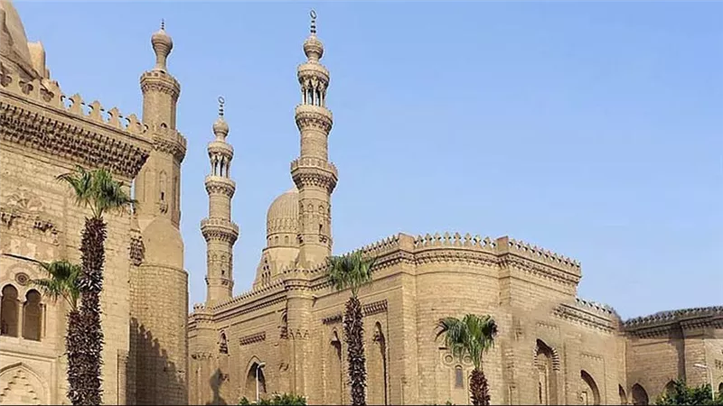 مسجد الرفاعي..قصة المسجد الذي خصص جزء منه للصلاة واخر لمقابر محمد علي 