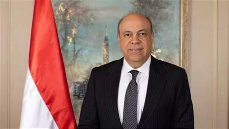 بعد تجديد الثقة.. وزير الطيران يوجه رسالة للعاملين بالقطاع 