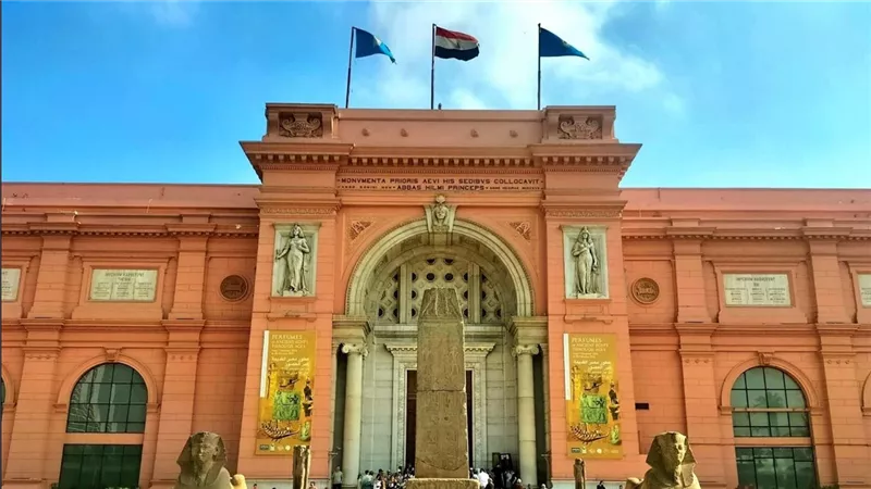 من بني حسن إلى المتحف المصري: حكاية عمال خلدهم الفن عبر آلاف السنين