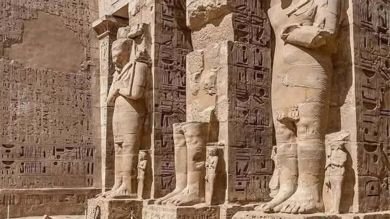 مدينة هابو بالأقصر.. عرش الخلود حيث يتجسد رمسيس الثالث في هيئة أوزيريس