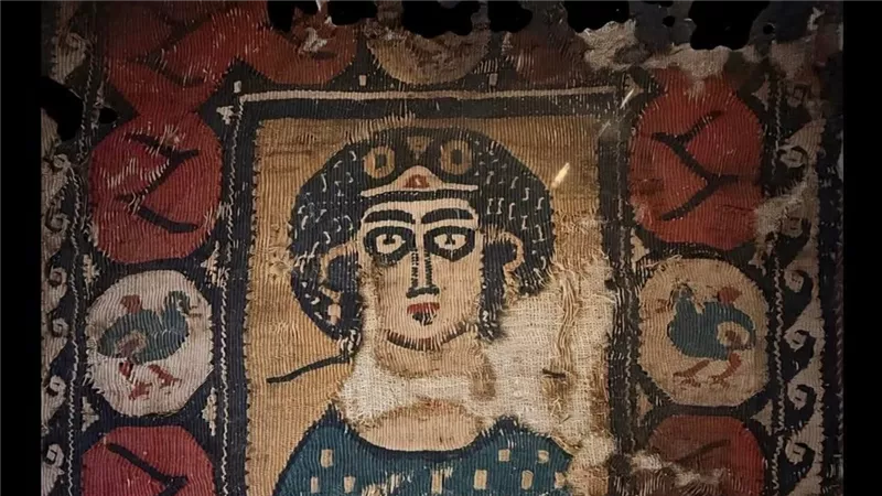 المتحف القبطي يبرز صور المرأة في الفن القبطي عبر قطع نسيجية نادرة