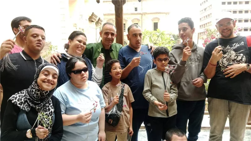 متحف الفن الإسلامي ينظم ورشة الحفر والتشكيل بالنحاس لذوي الهمم 