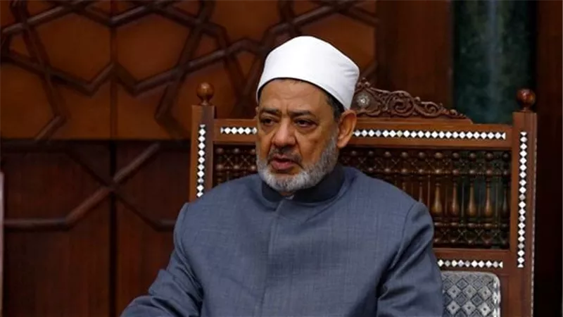 الأزهر يدين استهداف مطار الخرطوم بالسودان ويدعو السودانيين للحفاظ على بلادهم 