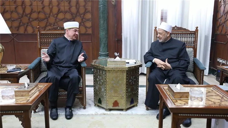 شيخ الأزهر يؤكد استعداد الأزهر لإنشاء مركز لتعليم اللغة العربية وتدريب الأئمة 