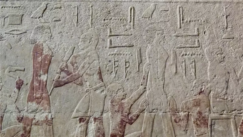 مصطبة «تي» بسقارة تكشف أسرار النحت عند المصري القديم في عصر الأسرة الخامسة