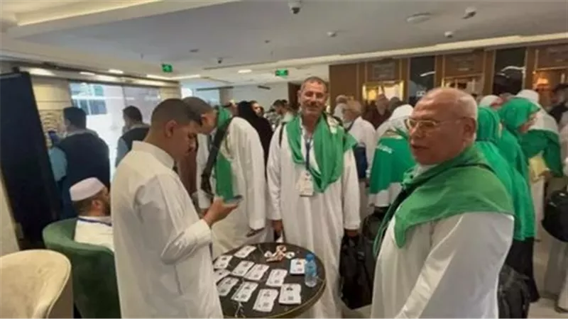 حجاج شركات السياحة يواصلون المناسك.. وانتهاء التفويج من المدينة اليوم