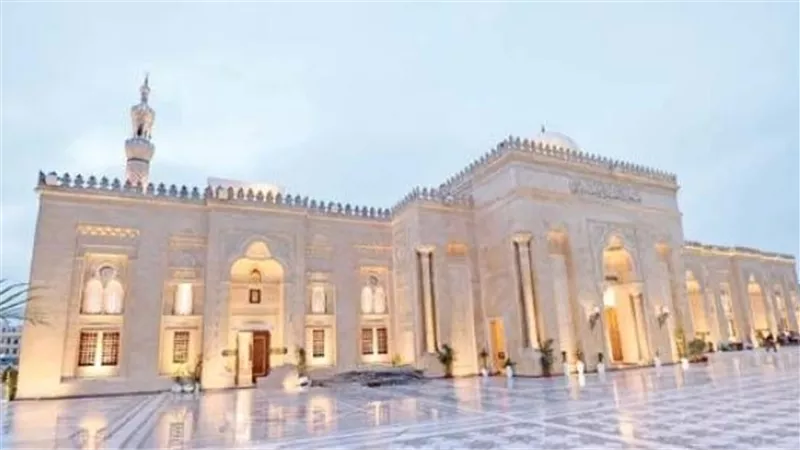 مسجد السيدة زينب.. مقصد روحاني وتاريخي ينبض بالحياة في قلب القاهرة