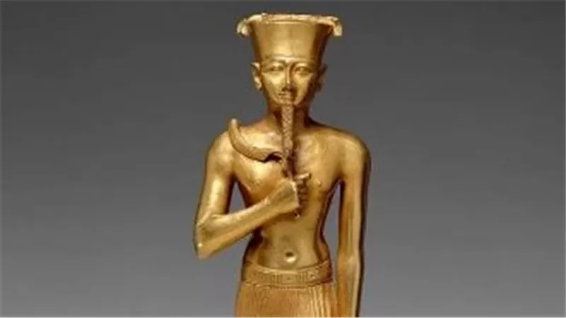 تمثال آمون الذهبي..كيف خرج أثر فرعوني نادر من مصر مقابل جنيه واحد؟