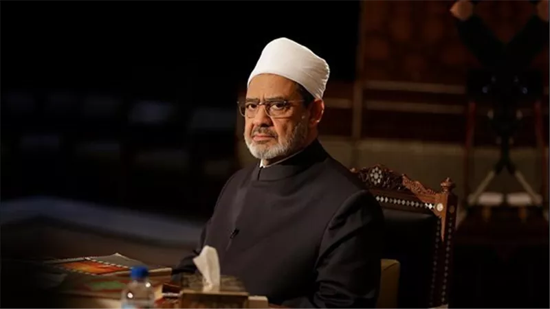 شيخ الأزهر يُعزّي أمير قطر في وفاة الأمير الوالد الشيخ حمد بن خليفة آل ثاني