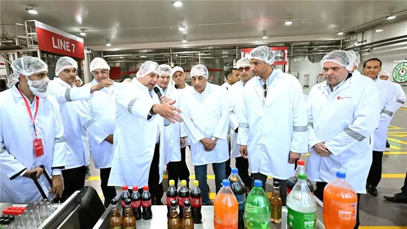 مدبولي يفتتح خط إنتاج جديد لـ 