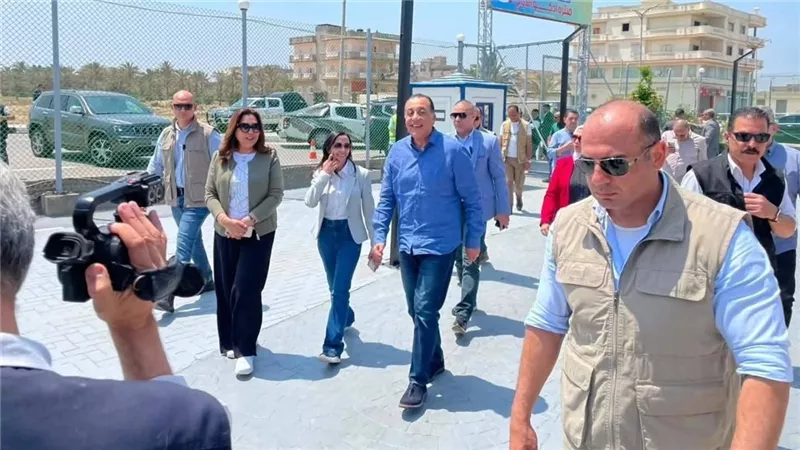 رئيس الوزراء يتفقد منتزه إدكو الدولي ويدعم مواهب الأطفال والشباب