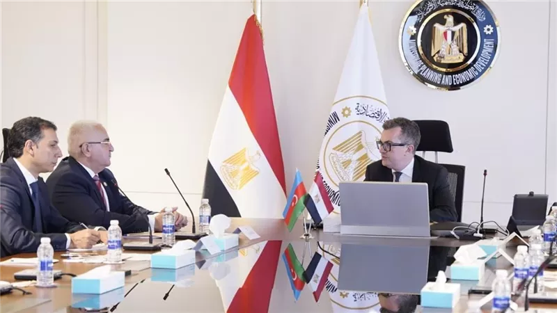 رحلات طيران مباشرة بين باكو والقاهرة تدعم حركة الاستثمار والتجارة المشتركة