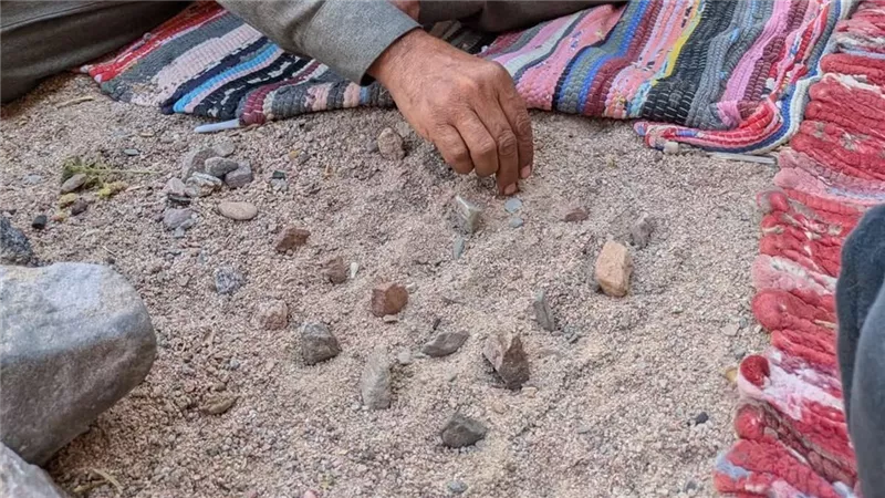 من هضبة أم عراك إلى مجالس البادية.. «السيجة» لعبة تتحدى الزمن