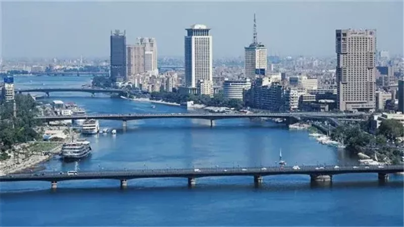 الطقس اليوم.. فرص أمطار ببعض المناطق ونشاط رياح والعظمى بالقاهرة 31 درجة