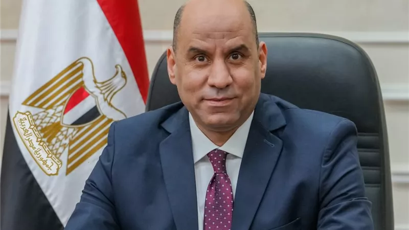 اسأل وزارة العمل.. مبادرة جديدة للرد على استفسارات المواطنين عبر واتساب