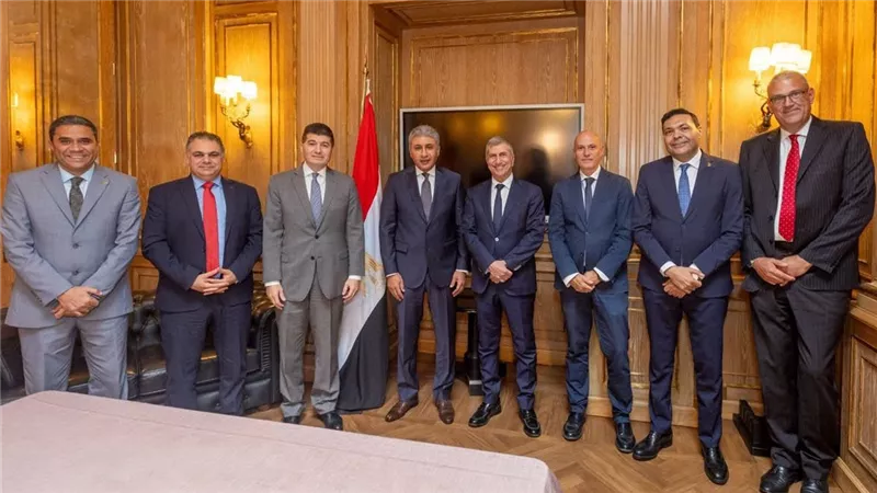 رهان إيطالي جديد.. وزير السياحة يبحث في روما وميلانو زيادة التدفقات الوافدة