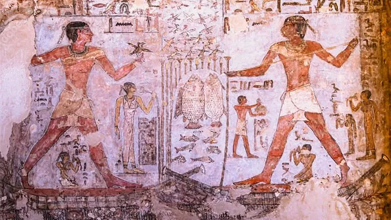 برمح وقارب من البردي، تحفة فنية تروي أسرار النيل والحياة في مصر القديمة