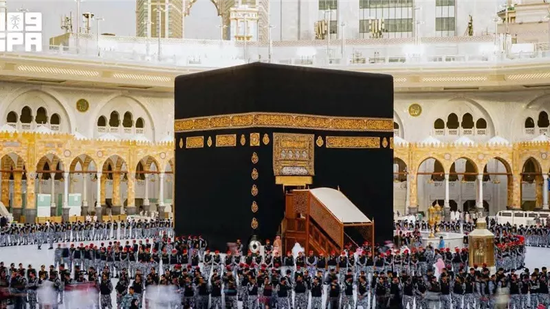 سُلَّم الكعبة.. تحفة هندسية من خشب 