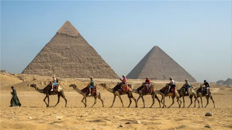 ليس مجرد زيادة أعداد.. خطة برلمانية لتعظيم إنفاق السائح الإيطالي في مصر