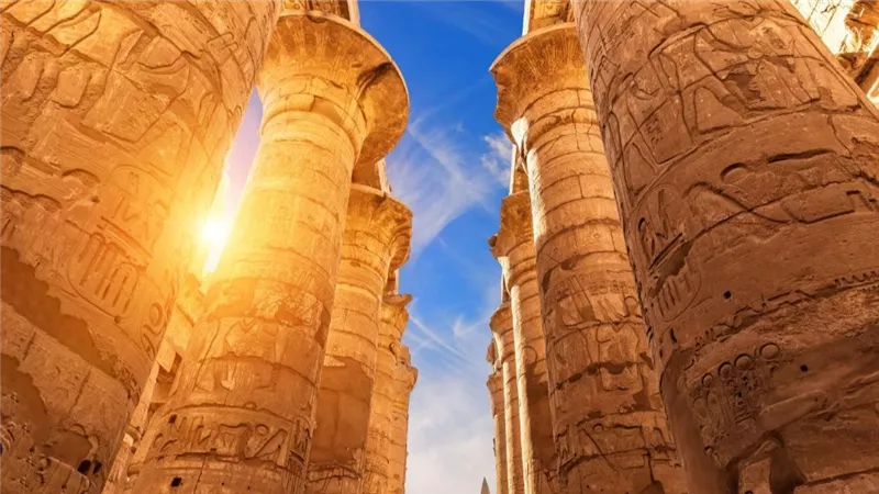 ليس الهرم ولا أبوالهول.. مكان يضم أكبر متحف مفتوح في العالم