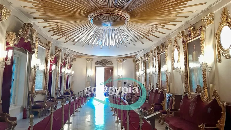 سراي العرش بقصر المنيل..حكام الأسرة العلوية بريشة
