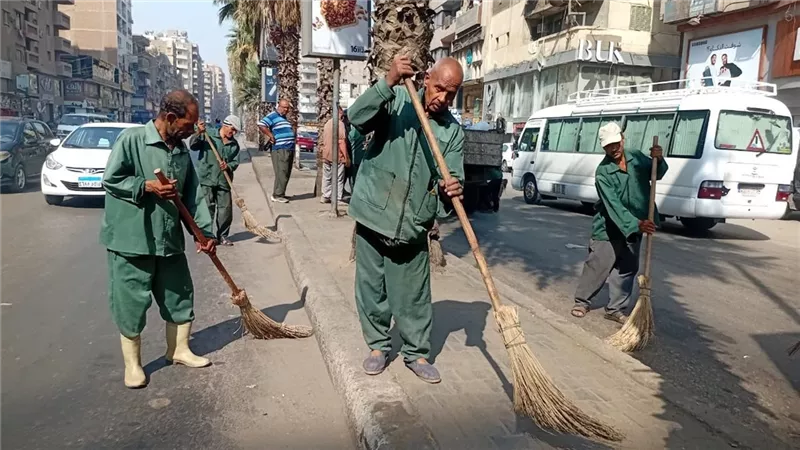 محافظ الجيزة يقرر إيقاف العمل لعمال النظافة وقت الذروة بسبب الموجة الحارة