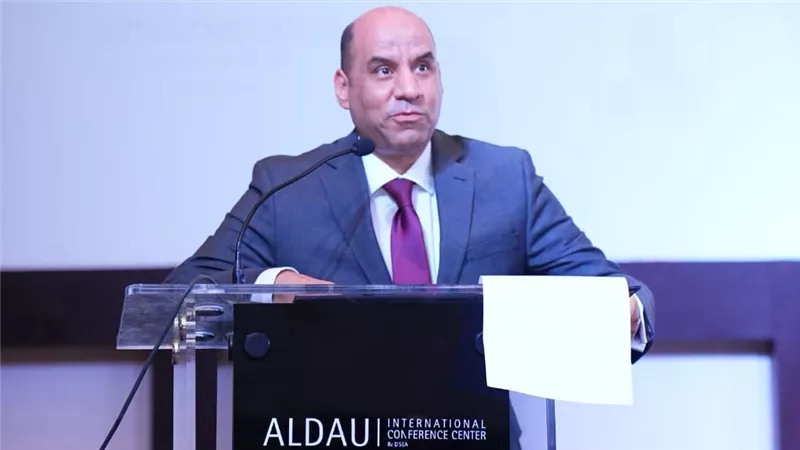 وزير العمل ومحافظ البحر الأحمر يفتتحان ملتقى السلامة والصحة المهنية بالغردقة