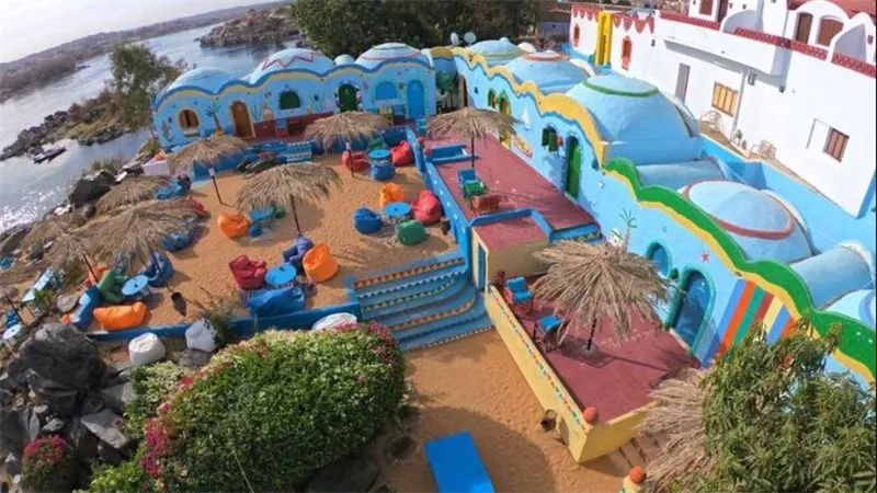 1200 جنيه للغرفة.. كواليس وأسعار الإقامة في قرية غرب سهيل بأسوان