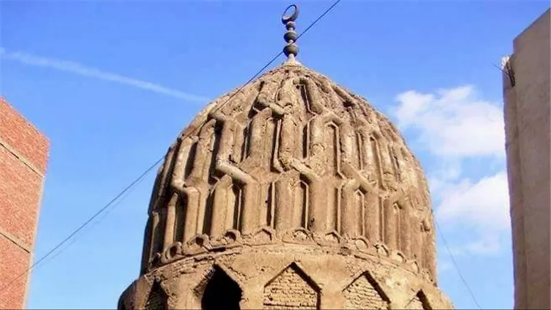 بنى الجيعان..تربة بناها قاضي ونسبت إلي بنت الأشرف في صحراء المماليك