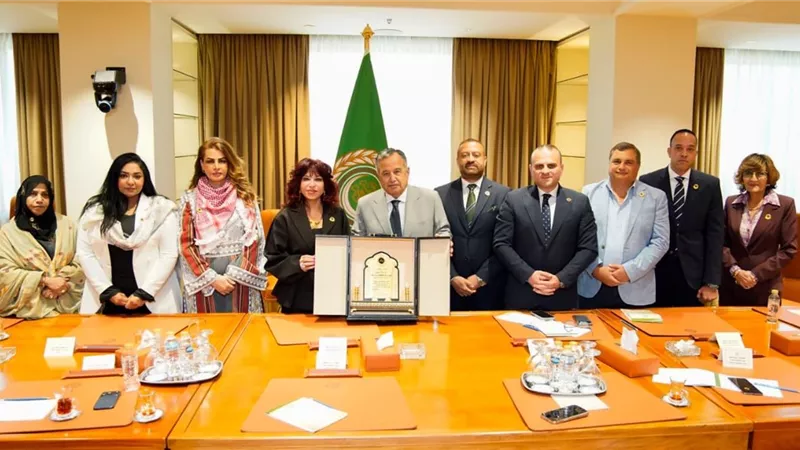 أمين جامعة الدول العربية يستقبل وفد اتحاد المستثمرات العرب
