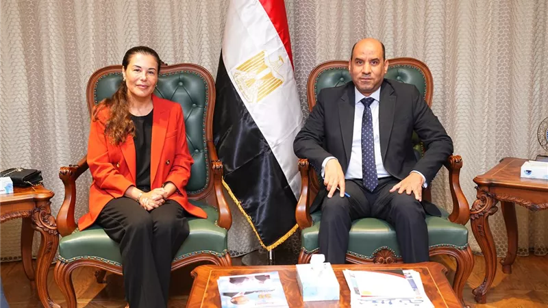 وزير العمل يعلن 1100 وظيفة بمجالات الإنتاج والهندسة والتشغيل بالنساجون الشرقيو