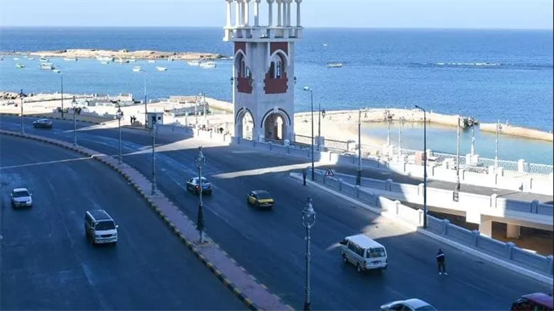 أبعد من مجرد شاطئ.. كورنيش المنتزه يتحول لأكبر منصة سياحية ترفيهية بالإسكندرية