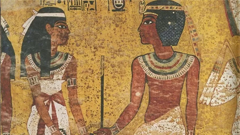من دفاتر المصري القديم.. ماذا كان يرتدي المصري القديم؟