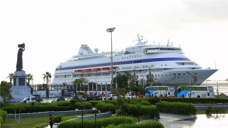 ميناء غرب بورسعيد يستقبل السفينة السياحية ASTORIA GRANDE