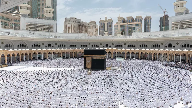 الخميس والجمعة.. السياحة تفتح باب التقدم لباقات الحج المميز