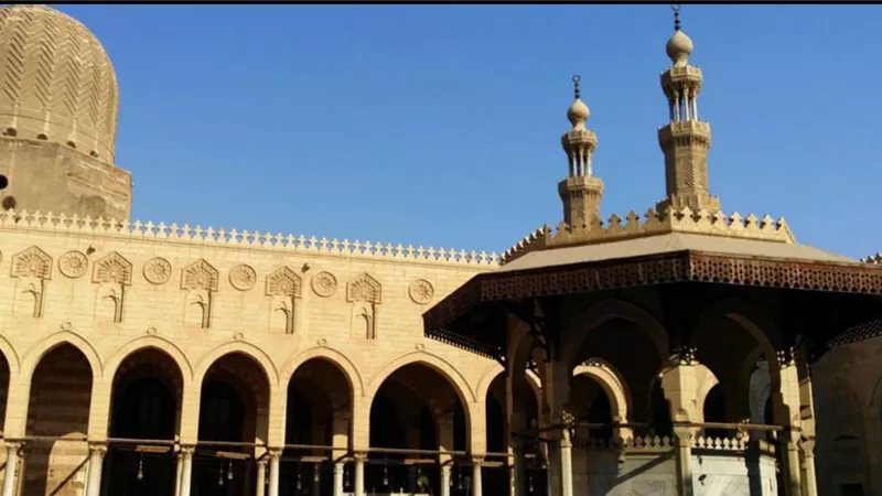 مياه جوفية أسفل مسجد الصالح طلائع..متى تنتهي أزمة آخر جوامع العصر الفاطمي؟