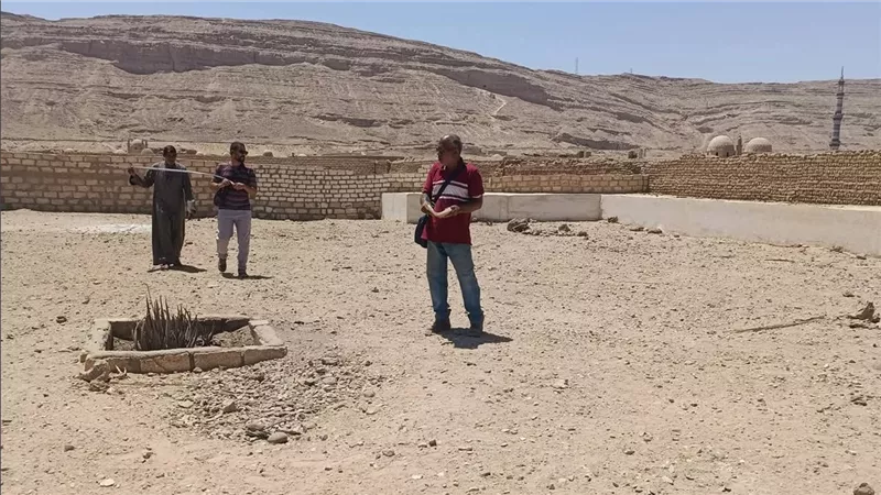 متابعة وحصر التعديات بمنطقة آثار الزاوية الشيخ عبد الفتاح بأسيوط (خاص)