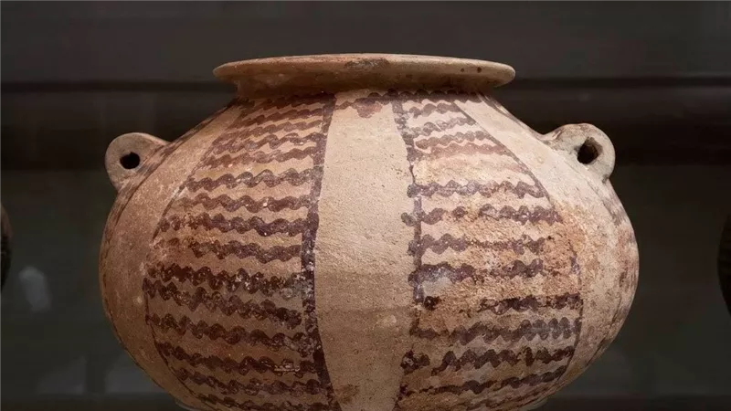 من النيل إلى العالم الآخر.. أوانٍ فخارية تحكي تفاصيل حياة المصري القديم